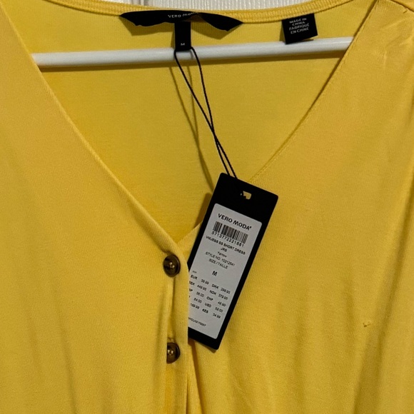 New with tags, never worn - Picture 4 of 4